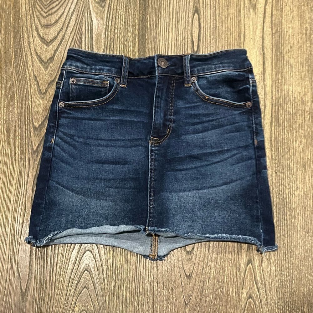 American Eagle Hi-Rise Mini Skirt Whisker Raw Hem Denim Stretch Blue Size 4
